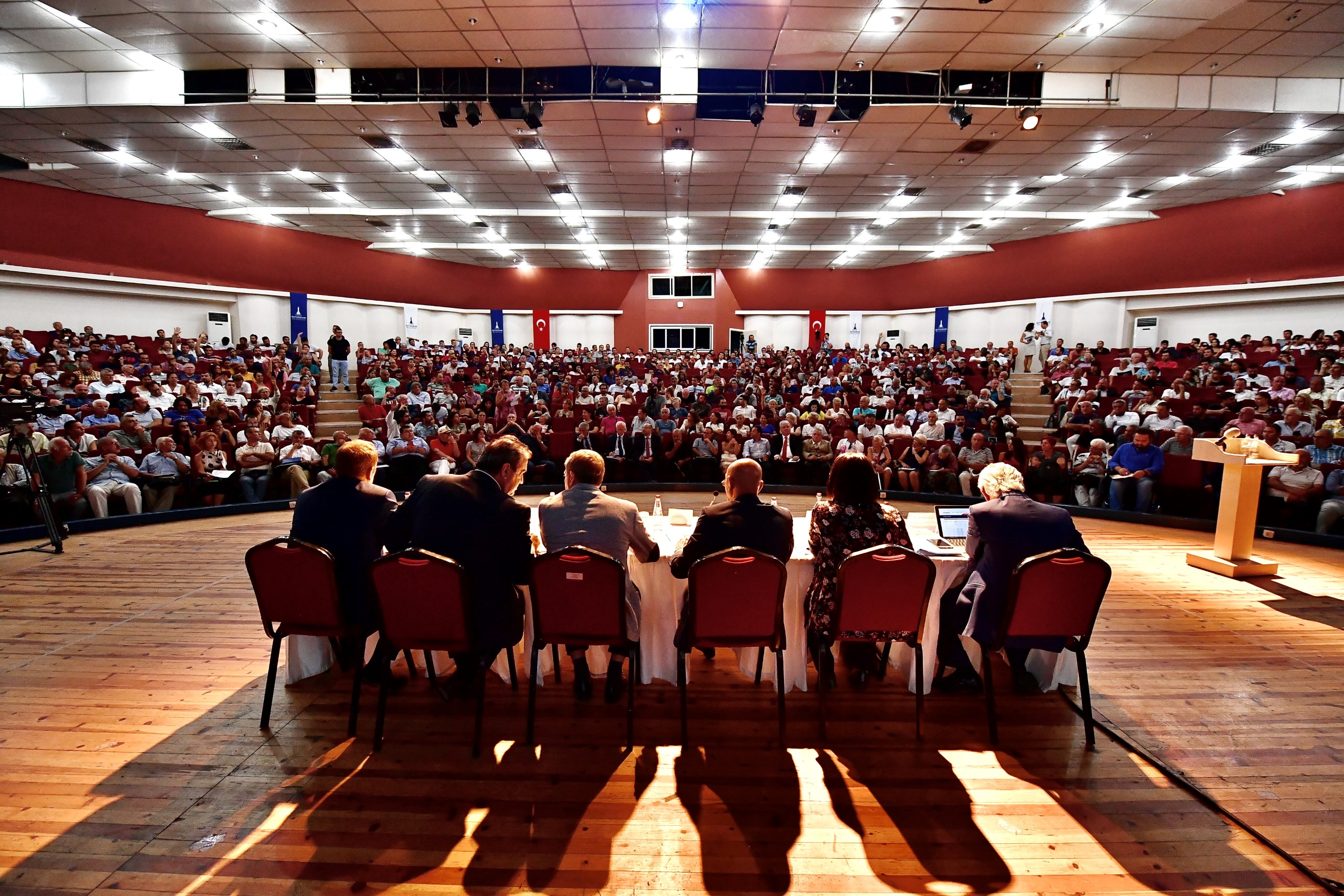 İzmir'de demokrasi şöleni