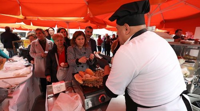 Narlıdere'de Toprak Ana Günü sokak lezzetleriyle kutlandı